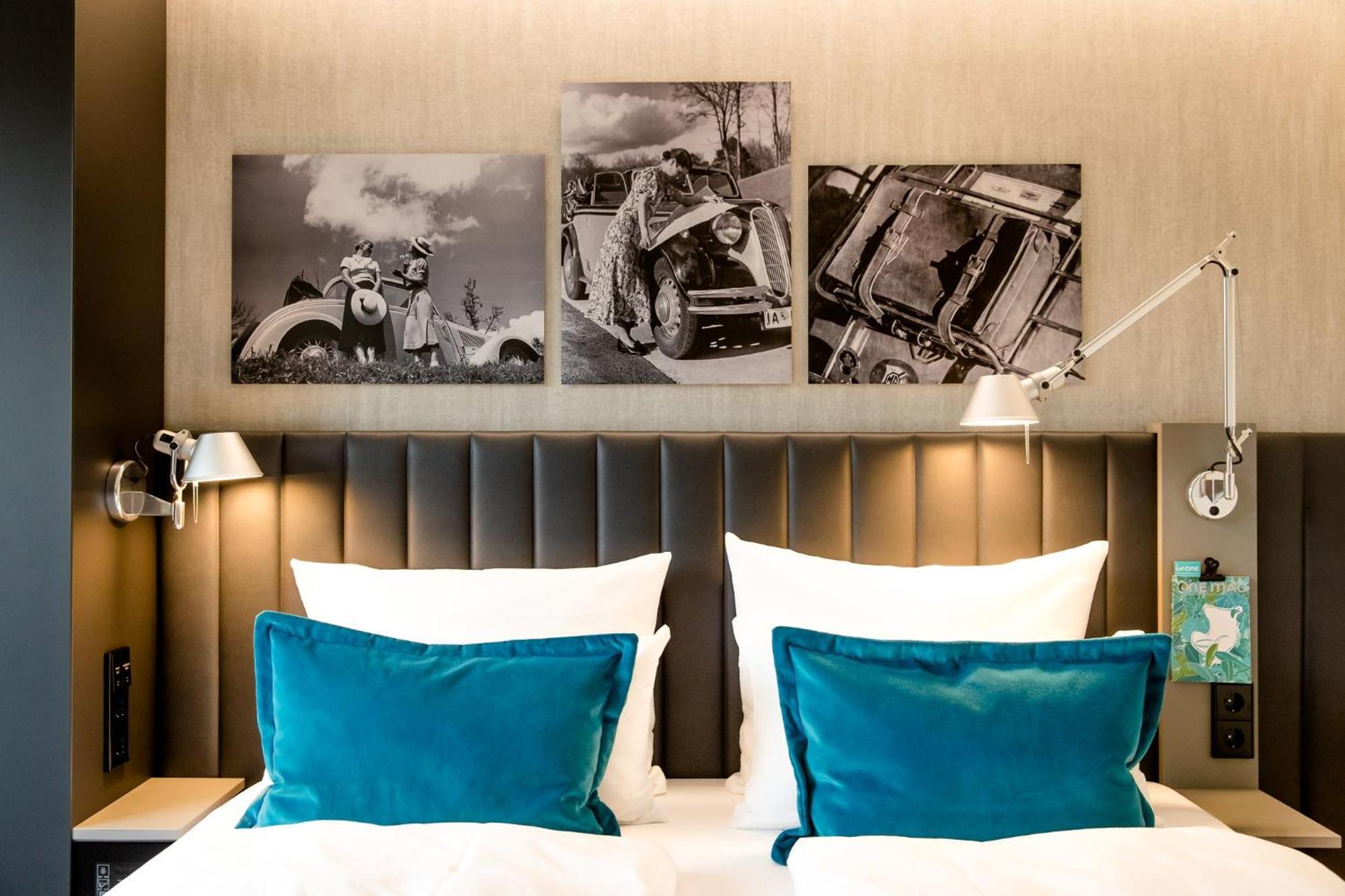 Motel One Frankfurt-Eastside Frankfurt am Main Exterior photo