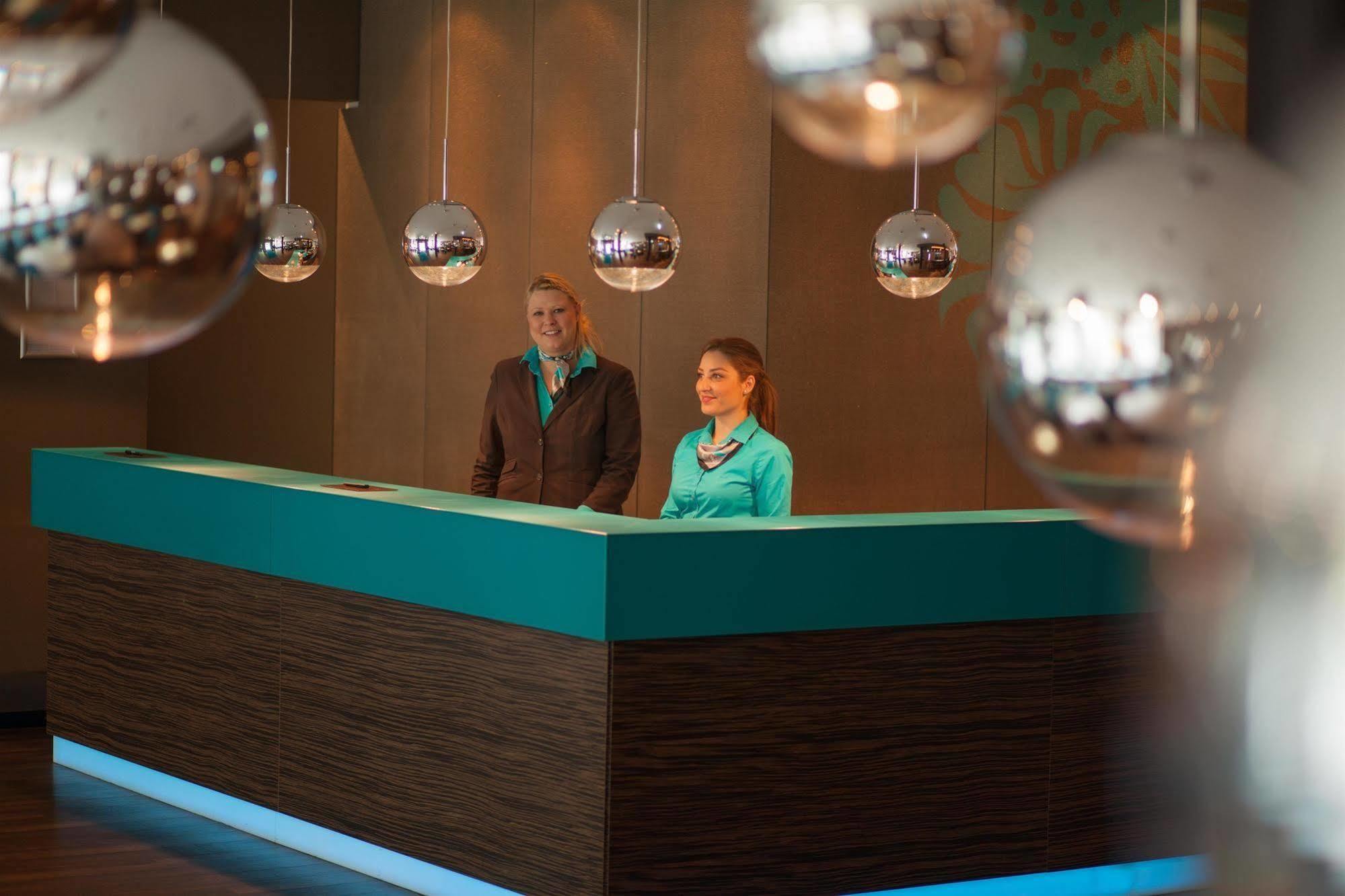 Motel One Frankfurt-Eastside Frankfurt am Main Exterior photo
